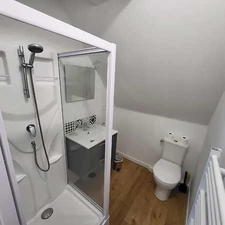 : Avec Cuisine Et Salle D'eau Châteaubourg
